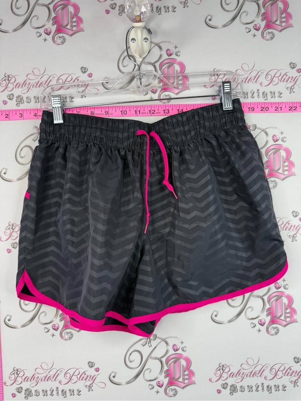 DLG shorts grey Black Athletic Chevron-Print Shorts with Pink Trim